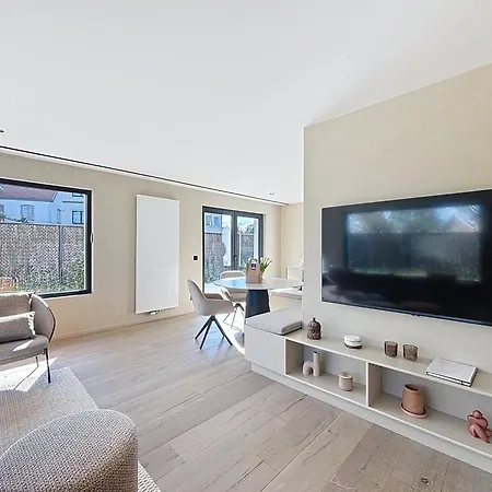 Helene - 2 Newly Renovated Flats For Rent Together Or Separately